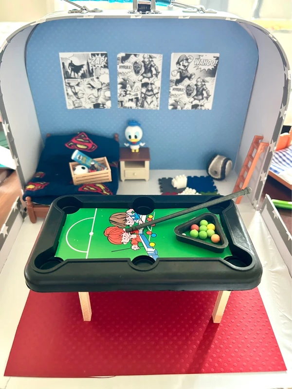 boys games room in suitcase — photo 2