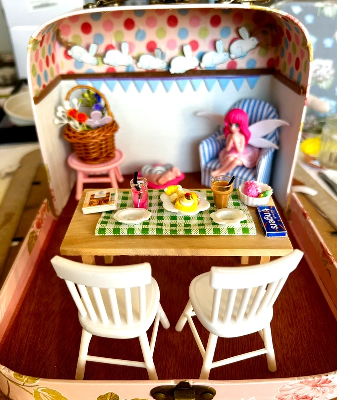 Fairy afternoon tea Scene in a Suitcase — photo 3