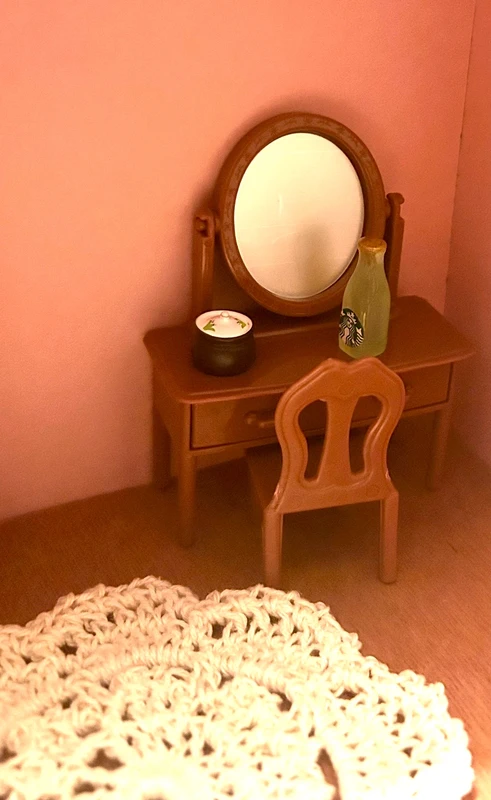 Fairy or Little Lady Bedroom Scene in a Suitcase — photo 4