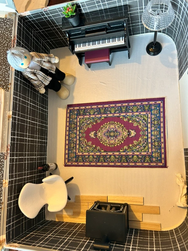 Lounge with piano Scene in a Suitcase — photo 5