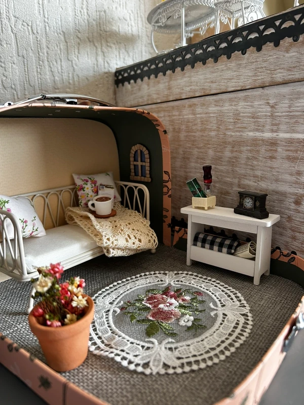 Sun Room Scene in a Suitcase for garden fairy or Maileg lookalike Mouse — photo 4